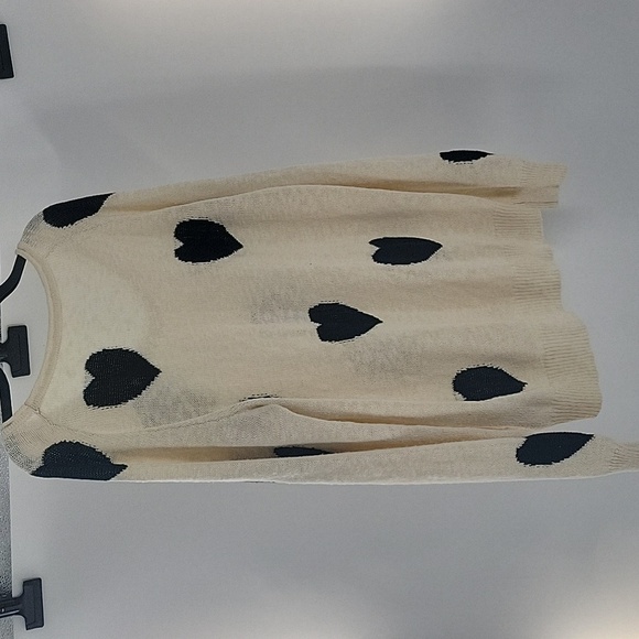 Heart Patterned Sweater - Black and Cream - Picture 11 of 16